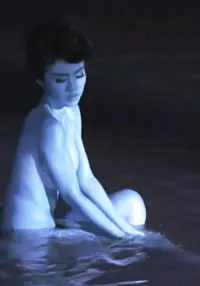 《因为靠近太阳》：揭秘欲望都市的职场生存法则，一场关于爱情与梦想的豪赌！